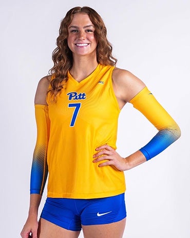 Julianna Dalton in a yellow volleyball jersey