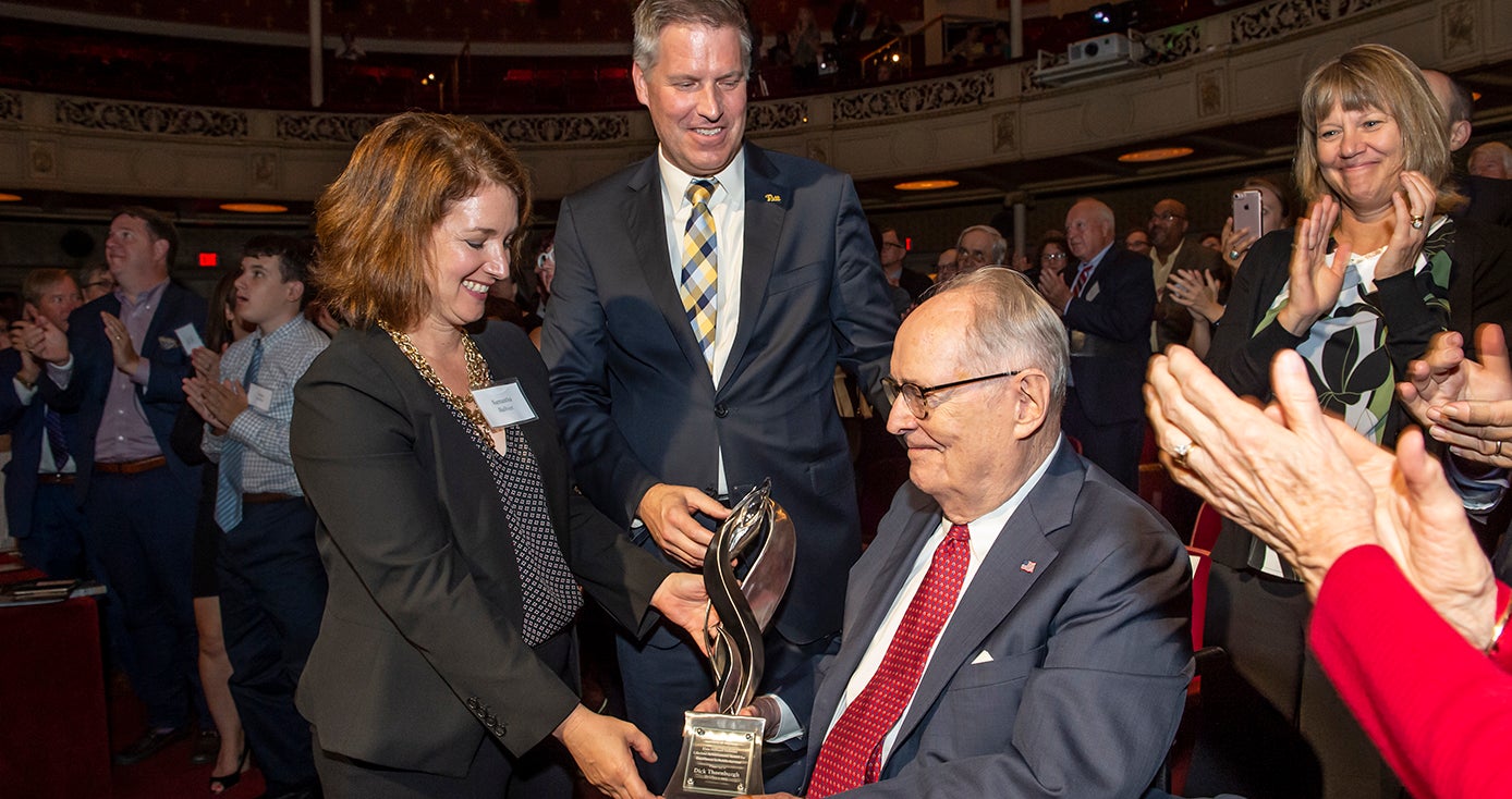 Former Pennsylvania Governor Dick Thornburgh (LAW ’57) accepts the Elsie Hilliard Hillman Lifetime Achievement Award for Excellence in Public Service at the recent American Experience Distinguished Lecture Series. Pictured left to right: Director of the Institute of Politics Samantha Balbier, Pitt Chancellor Patrick Gallagher, Thornburgh, and Karen Gallagher. 