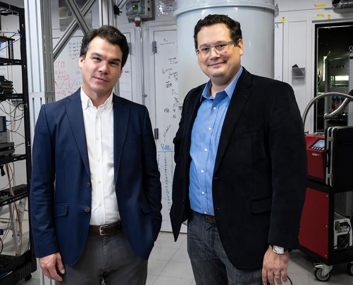 Hunt and Hatridge in the Pittsburgh Quantum Institute lab